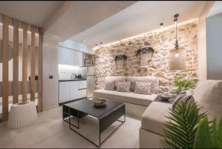 Apollonos 28 Luxury Suites - 5