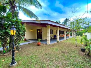 Casa em Condomínio pé na areia - Praia do Lázaro - Ubatuba - 2