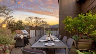 3.5-Acre 5BDR Rereat w Views Pool Hot Tub Fire Pit Gable by AvantStay - 6