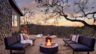 3.5-Acre 5BDR Rereat w Views Pool Hot Tub Fire Pit Gable by AvantStay - 7