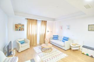 City apartment with workspace, rooftop & parking - 7