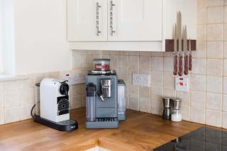 Lovely river fronted lodge with hot tub - 5