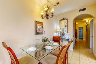Welcoming lakefront condo with lake view, AC, pool & hot tub near attractions - 7
