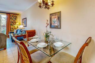 Welcoming lakefront condo with lake view, AC, pool & hot tub near attractions - 6