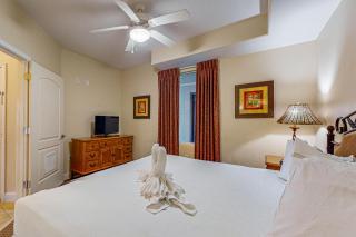 Welcoming lakefront condo with lake view, AC, pool & hot tub near attractions - 2