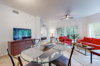 Worldquest Retreat - Ground-floor remodeled condo with sunroom, washer/dryer - 8