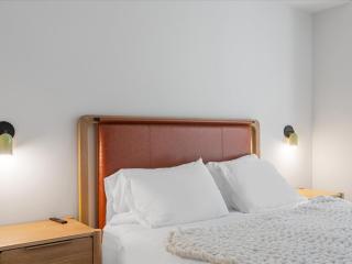 Spectacular Condo - Steps from Bayfront Park - 9