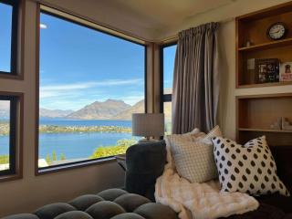 Queenstown Hill Comfort 4BR Views Fireplace - 0