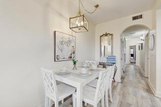 Wonderful lakefront condo near Disney with view, kitchen, gym, pool & hot tub - 7
