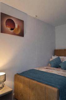 2 Bed Home - Parking Private Garden Wifi - 5