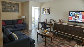 Resort-Style Family Getaway in Santa Monica - 9