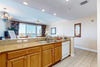 Spacious lakefront condo with views, AC, gym, pool & hot tub near attractions - 2