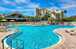 Spacious Condo with a Kitchenette, AC, Pools, Hot Tubs, Tennis, & Gym - 8