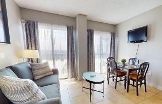 Spacious Condo with a Kitchenette, AC, Pools, Hot Tubs, Tennis, & Gym - 6