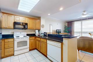 Welcoming lakefront condo with gorgeous lake view, kitchen, AC, pool & hot tub - 1