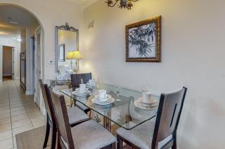 Relaxing lakefront condo near attractions with AC, hot tub, pool & lake view - 5