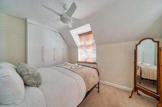 Spacious Surrey Home Garden Fast London Links - Pass the Keys - 1