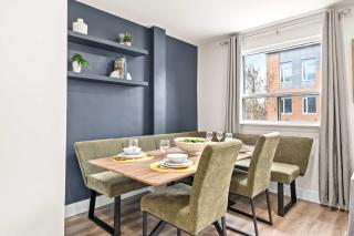 Modern & Spacious 2BR Loft with Balcony & Parking - 9