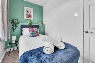 Colne Burnley Nelson Newly Renovated Sleeps 3 - 1