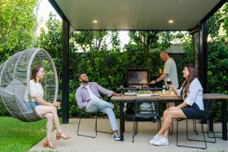 Vale 194 - Luxury Accommodation in McLaren Vale - 5 holiday homes with king size beds - 7