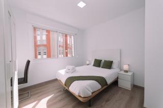 Espacioso, cómodo en el centro by CABANA Rentals - 3