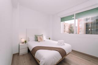 Espacioso, cómodo en el centro by CABANA Rentals - 2