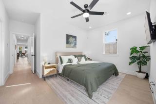 Modern 3BR Home Near Med Center & NRG Stadium - 8
