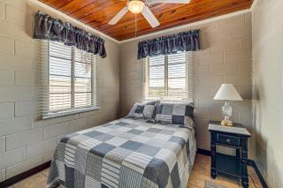 Lake View, Pool Access! Pet-Friendly Hernando Stay - 2