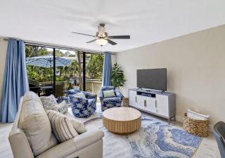Center of it all! Beach-Pool-Colingy Sleeps 6 - 8