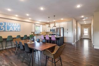 Lake View with Hot Tub & Game Area! Indoor & Outdoor Pool! All Bathrooms Ensuite - 7