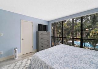 Center of it all! Beach-Pool-Colingy Sleeps 6 - 2