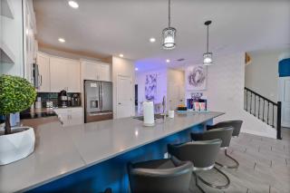 Luxurious 8 Bedroom 5 Bath, Pool, Arcade and Theatre - 1
