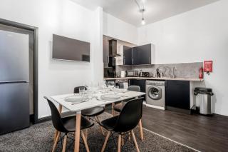 LAW 5 - is 2 Rooms, 4 Beds, Private Parking, Fully Equipped by SUNRISE LONG LETS and SERVICED ACCOMMODATION DUNDEE - 9