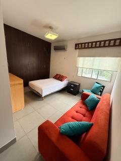 Samborondon Casas Tornero III Diagonal al Colegio La Moderna - 1