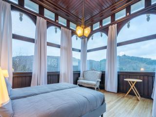 Elegant castle for 19 guests - 9