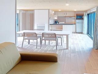 2-Bedroom Family Cottage in Malansac - 9