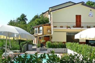 Apartment in Montefortino with communal pool - 9