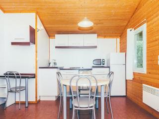 Monclar Escape with Tennis & Shared Pool - 8