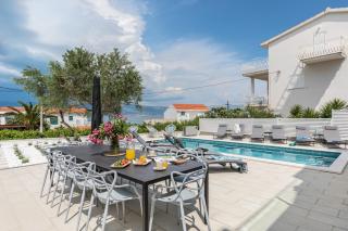 Family-friendly apartments with swimming pool Arbanija, Ciovo - 25090 - 3