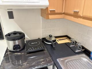 Greenbelt Rossendale Apartment - Manila - 2