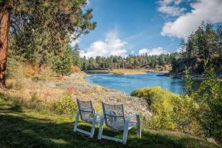 Private Riverfront Estate with Kayaks & Views - 4