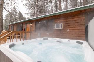 Meadowbrook Cabin Retreat- Hot Tub Escape - 0