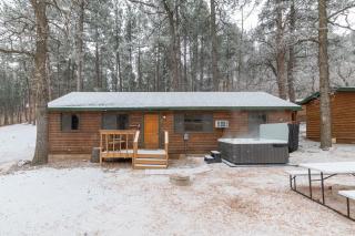 Meadowbrook Cabin Retreat- Hot Tub Escape - 7