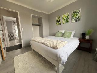 Appartement F4 meublé 75m2 trois chambres avec balcon - 1