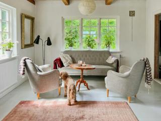 Century-Old House With Sea Views In Södra Mellby - 9