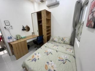 Random Alley 148 - 8