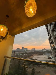 Cozy Sunset View Studio with Balcony New Kalyani Nagar Pune - 2