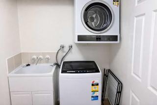 Marina View Apartment - Steps away from CBD, Ferry & Stadium in Townsville - 8