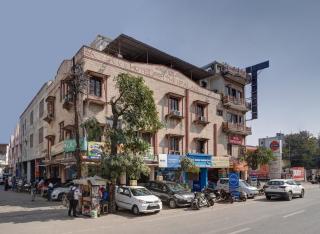 Hotel Royal Prithvi Palace Near GZB Railway Station - 4
