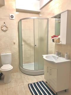 Acqua Santa Summerland Apartments - 9